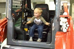 560700_513663318644354_748364376_n