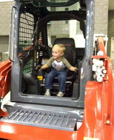 560700_513663318644354_748364376_n