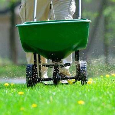 Lawn-Fertilizing