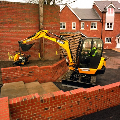 8026CTS Handling load at reach 2