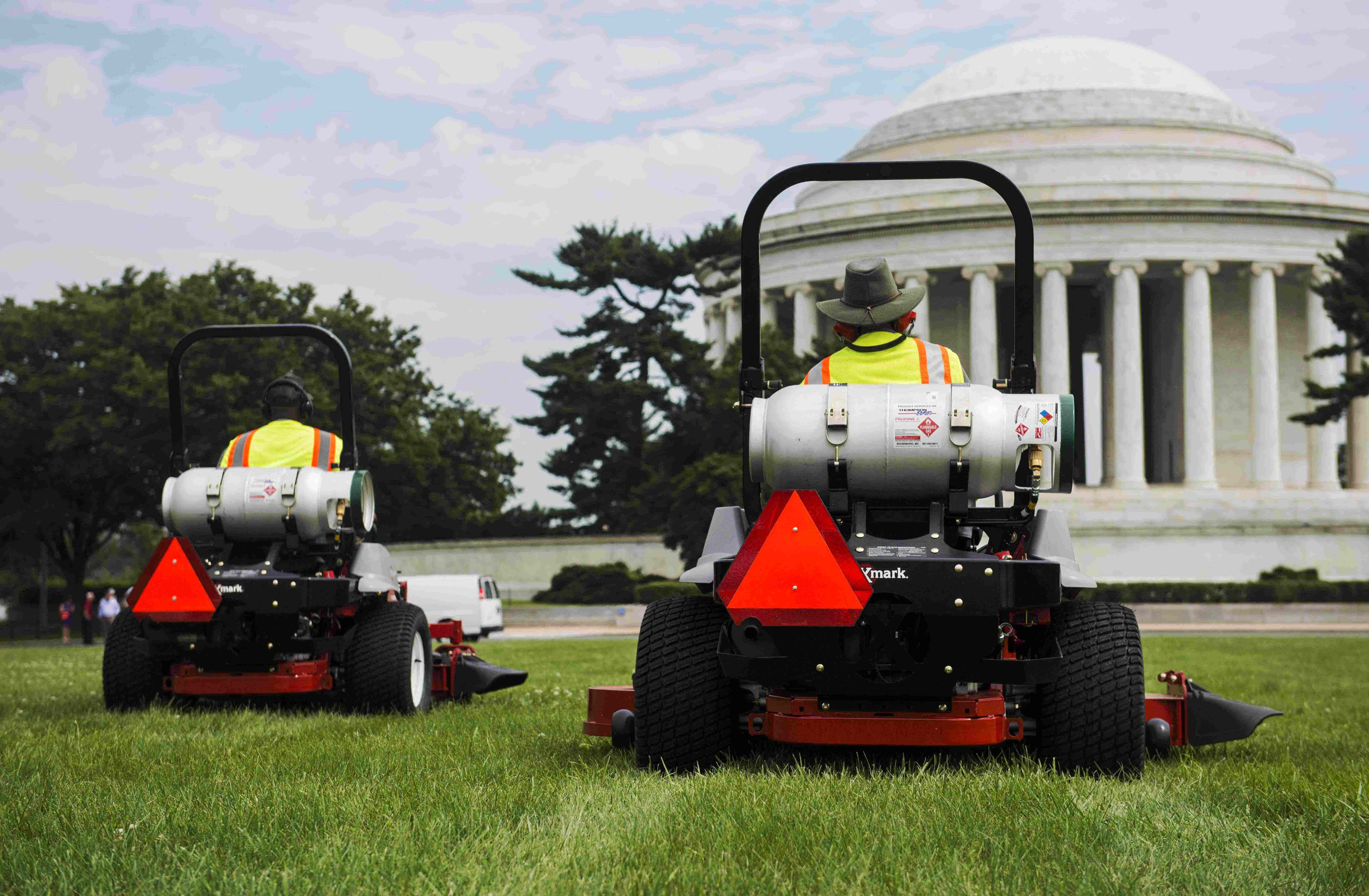 Propane-Autogas-Fueled Mowers Launch at The Thomas Jefferson Memorial