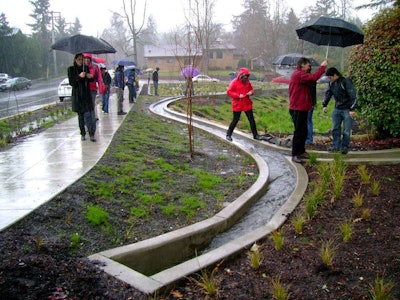 Tom Liptan, FASLA, retired Environmental Specialist, City of Portland Subject: Landscape architecture students from University of British Columbia Image Credit: Tom Liptan