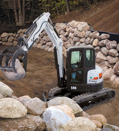 Bobcat E45_Excavator_with_Grapple