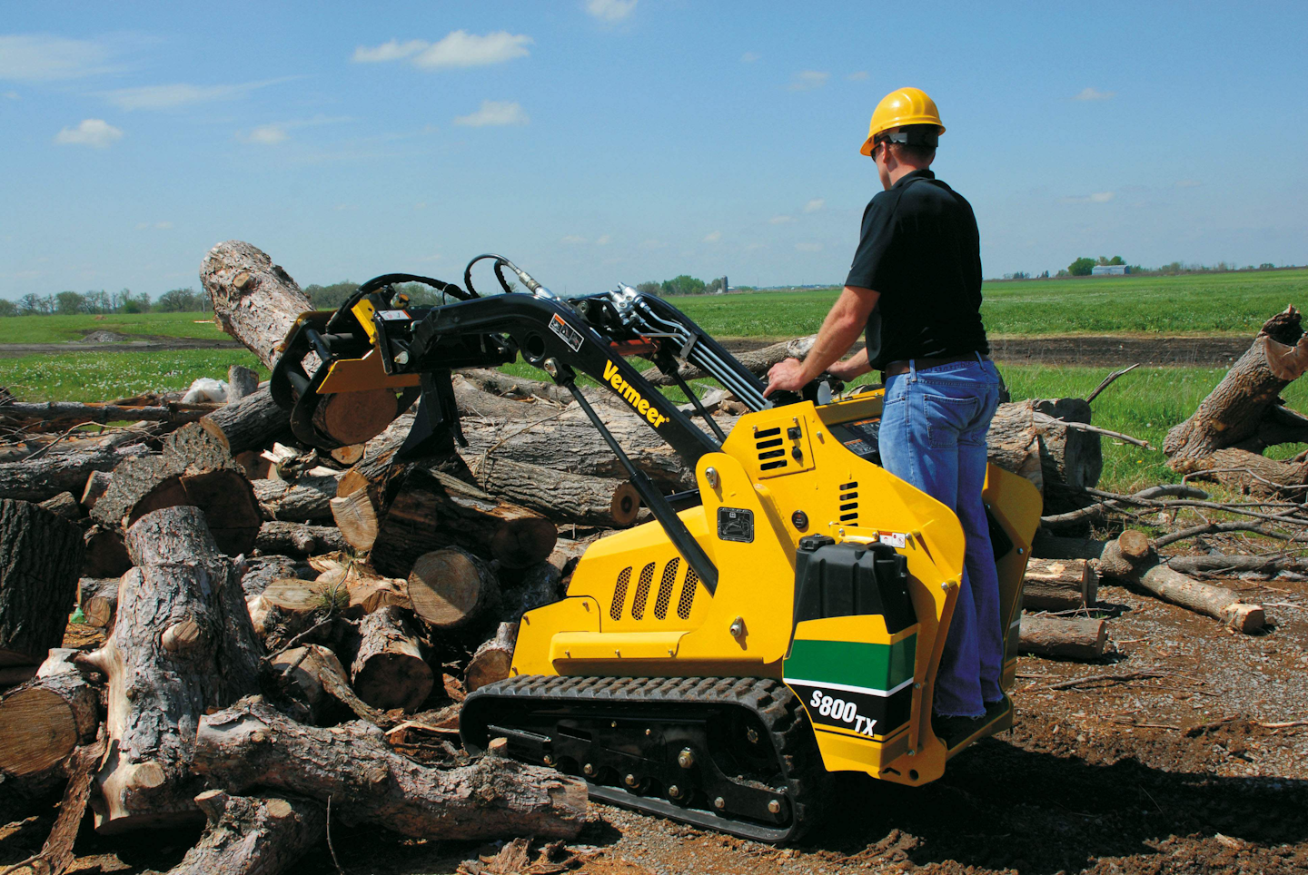 Vermeer S S800tx Mini Skid Steer Features Efi Gas Engine Total Landscape Care