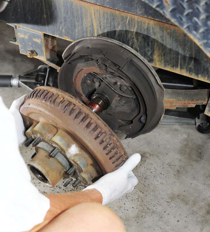 Replacing electric trailer brakes guide Total Landscape Care