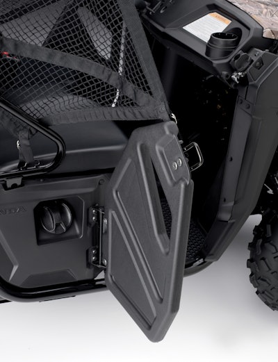 15 Pioneer500 Net Door Lr