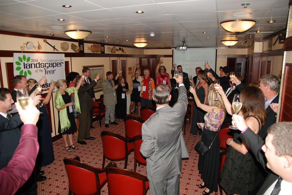 11057369846 C30e64077b B