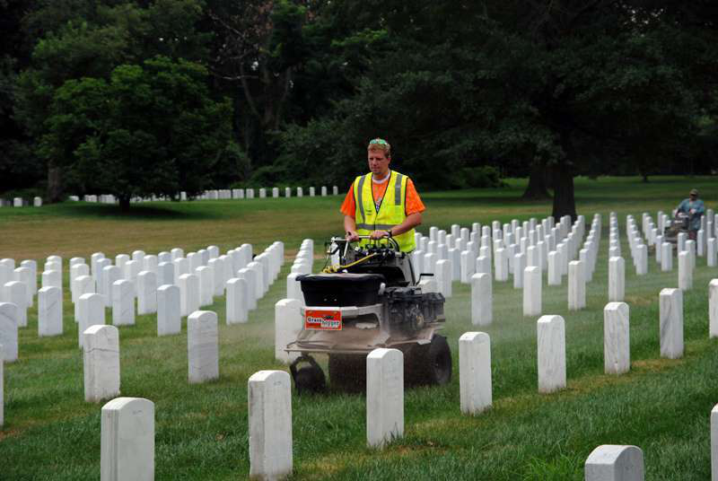 9392177827 224675ae33 B