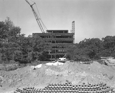 Construction Began In September 1961 And Required 14,600 Cubic Yards Of Concrete, 1,985 Tons Of Cor Ten Steel, 1,500 Tons Of Reinforcing Steel And More Than A Half Million Bricks