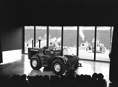 The Stage Of The Auditorium Incorporates A Turntable 32 Feet In Diameter Allowing Deere To Give The Audience A 360 Degree Look At Any Piece Of Equipment