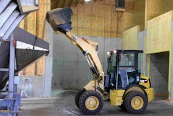 Cat 903 C Cwl Working Shot C10303396