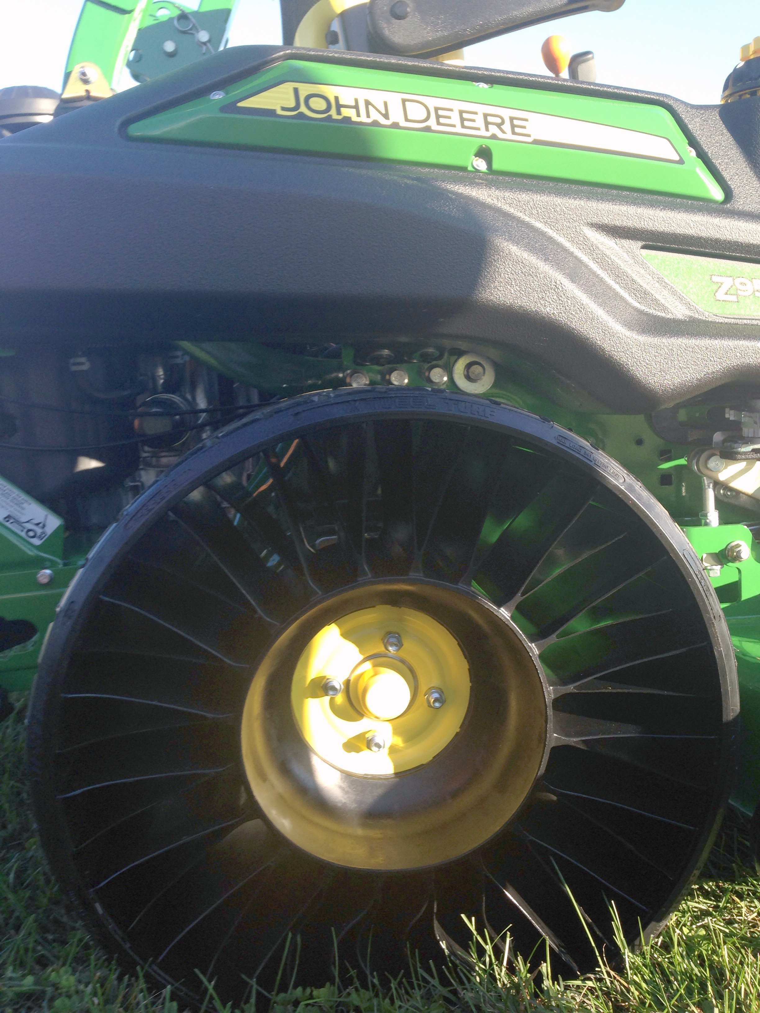 John Deere, Michelin Unveil X Tweel Turf Airless Radial Tire for ZTrak