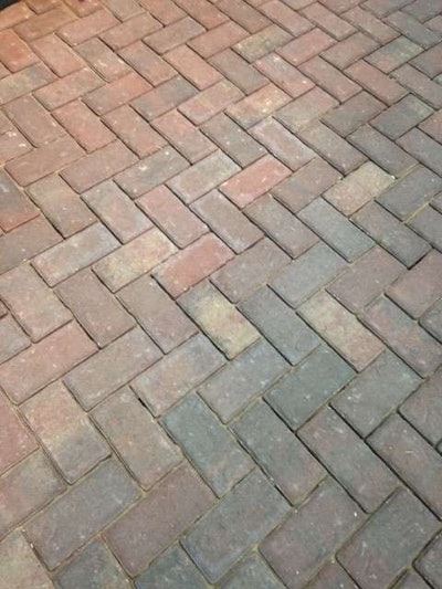 You can create a running bond, 90-degree herringbone, basket weave and modified basket weave patterns with Old York pavers.