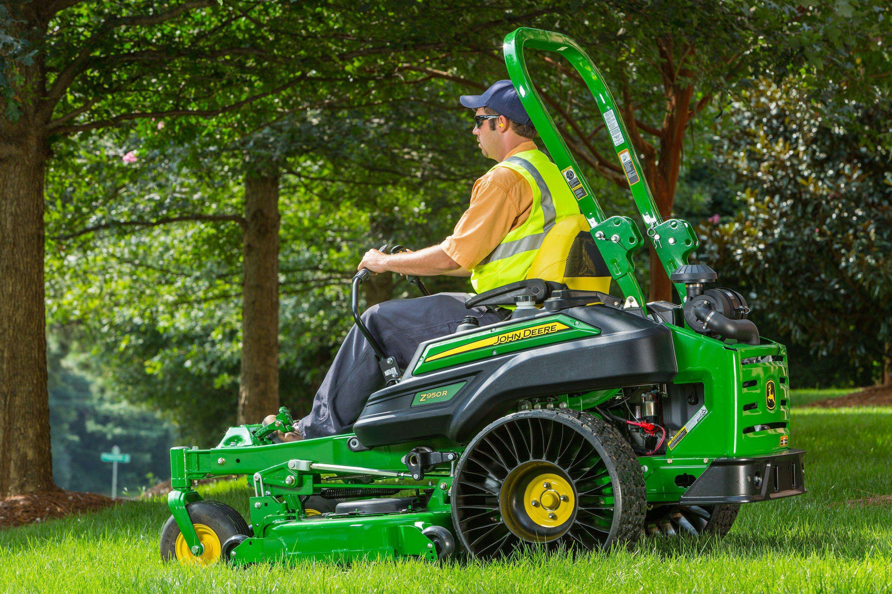John Deere, Michelin Unveil X Tweel Turf Airless Radial Tire for