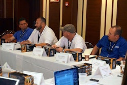 15764057911 21eec21d3d B