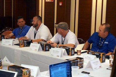 15764057911 21eec21d3d B