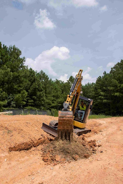 Cat dual lock tilt coupler