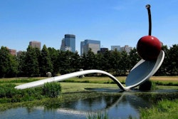 The Spoonbridge and Cherry sculpture at the Minneapolis Sculpture Garden. Photo: mytwincities.net