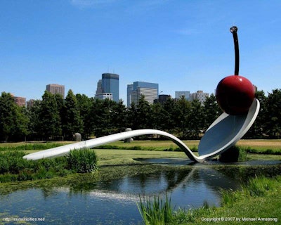 The Spoonbridge and Cherry sculpture at the Minneapolis Sculpture Garden. Photo: mytwincities.net