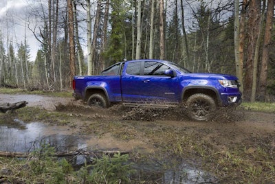 The midsize pickup’s roll bars, fitted with LED trail lights, may be simply decorative, but they do enhance the truck’s styling.