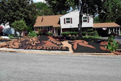 One man shows his love for his football team by creating intricate mulch designs. Photo: Redskins.com