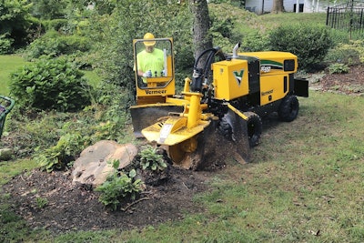 The SC552’s outside dual wheels can be removed, enabling the machine to pass through a 36-inch gate. Photo: Vermeer