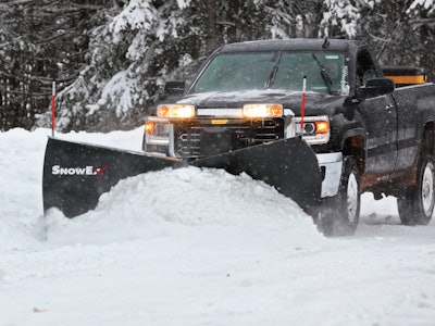 SnowEx says the HDV’s tall flared wings throw snow at a high and wide angle, while an integrated snow catcher keeps snow from spilling over the top. Photo: Douglas Dynamics