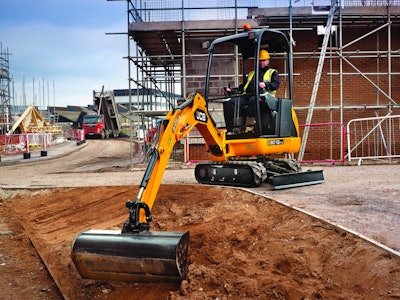 Tie-down points on the rear side of the upper structure and kingpost improve safety when transporting the machine on a trailer. Photo: JCB