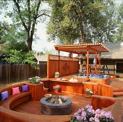 Redwood material has a lifespan of 25 years on average. Photo: California Redwood Association