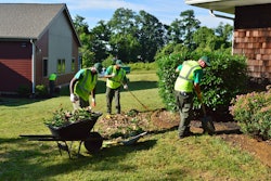 More than 100 Ruppert Landscape employees participated in the service project, which was co-sponsored by Baltimore ABC affiliate WMAR-TV. Photo: Ruppert Landscape