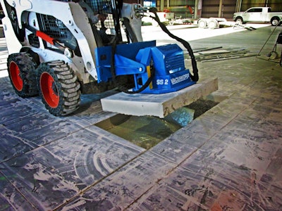 When activated, the system pulls a vacuum between the integrated 24-by-24-inch vacuum pads and the object being lifted. Photo: Vacuworx