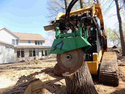 The UltraGrinder’s patent-pending cushioned parallelogram mechanism provides 3 inches of give in both directions. Combined with teeth on both sides of the cutting wheel, the mechanism makes it possible to cut both forward and backward, the company says. Photo: ArborWolf