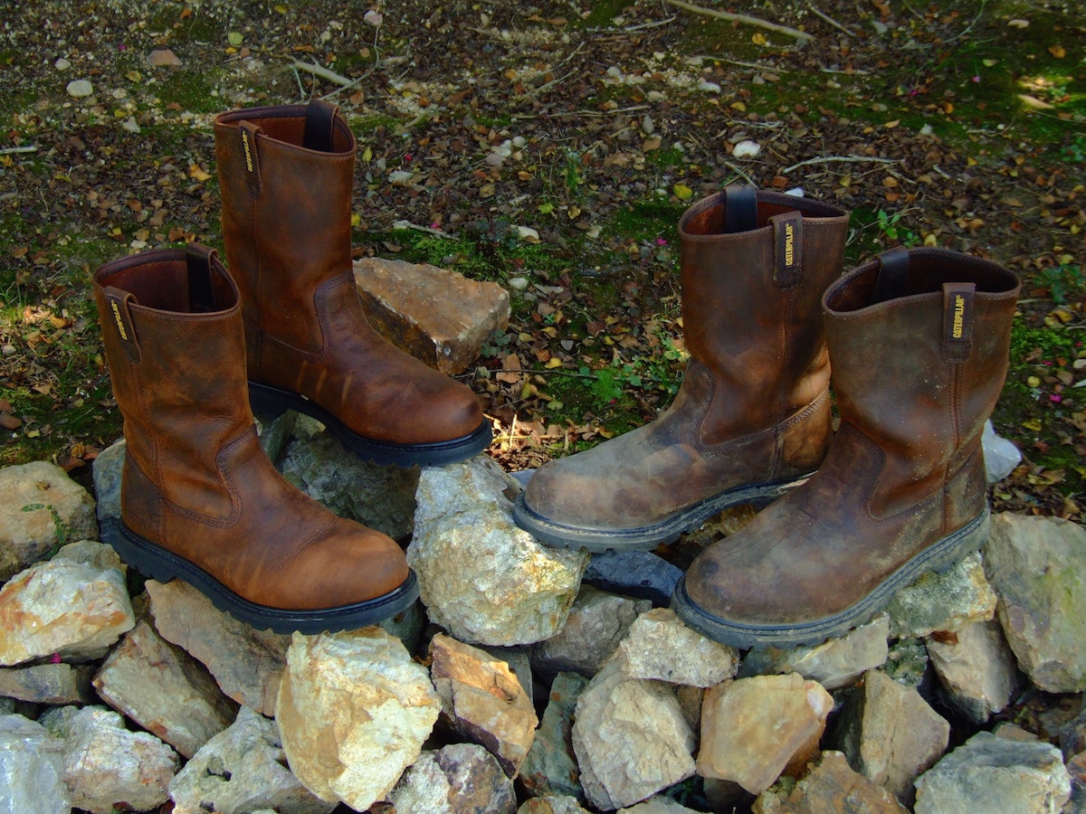 Caterpillar engineer boots outlet