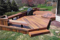 A deck constructed by Screwheads Decking in Racine, Wisconsin, features composite decking, a combination of wood and synthetic material.