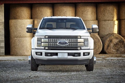 F-450 Super Duty Platinum Crew Cab 4×4