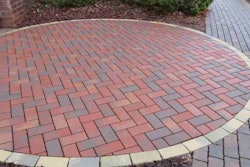 Minnesota-made Willow Creek Paving Stones, including its latest (shown here), Dekrastone, are suited to the harsh freeze-thaw cycles of the Midwestern climate, the manufacturer says. Photo: Willow Creek Paving Stones
