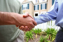 shaking-hands-with-client