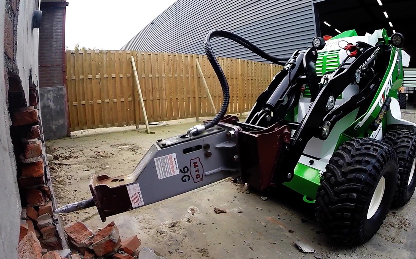 TobrocoGiant teases electric skid steer at CONEXPO Total Landscape Care