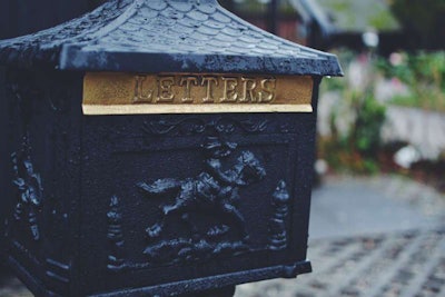 beautiful-asian-inspired-mailbox