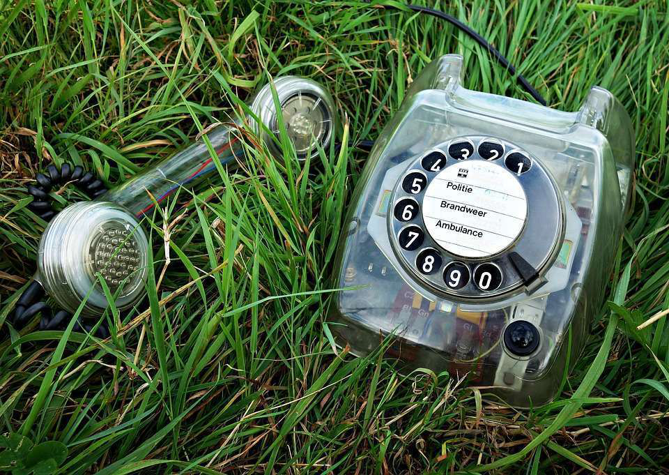 telephone-in-grass