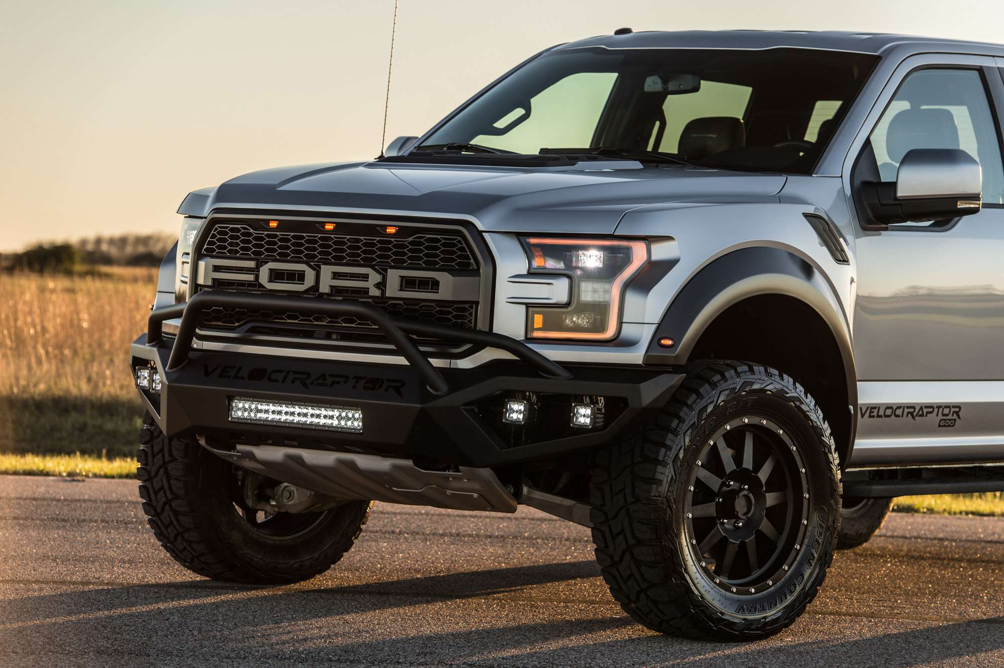 13-hennessey-2017-velociraptor-600-1