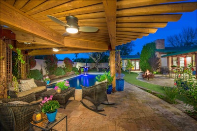 Consumers like to include a number of outdoor amenities when designing their pools. Photo: Mountainscapers Landscaping
