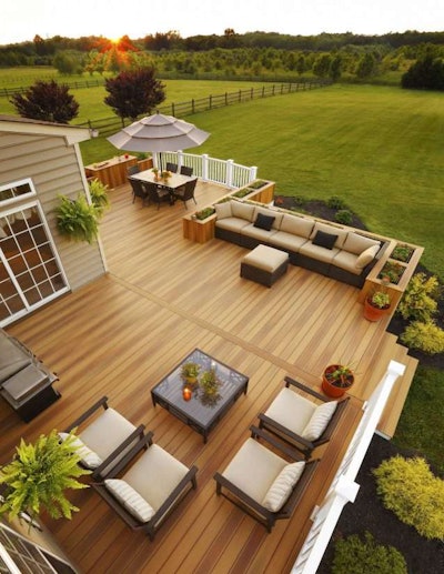 This deck features DuraLife’s Siesta Hardwood Golden Teak product. Photo: DuraLife
