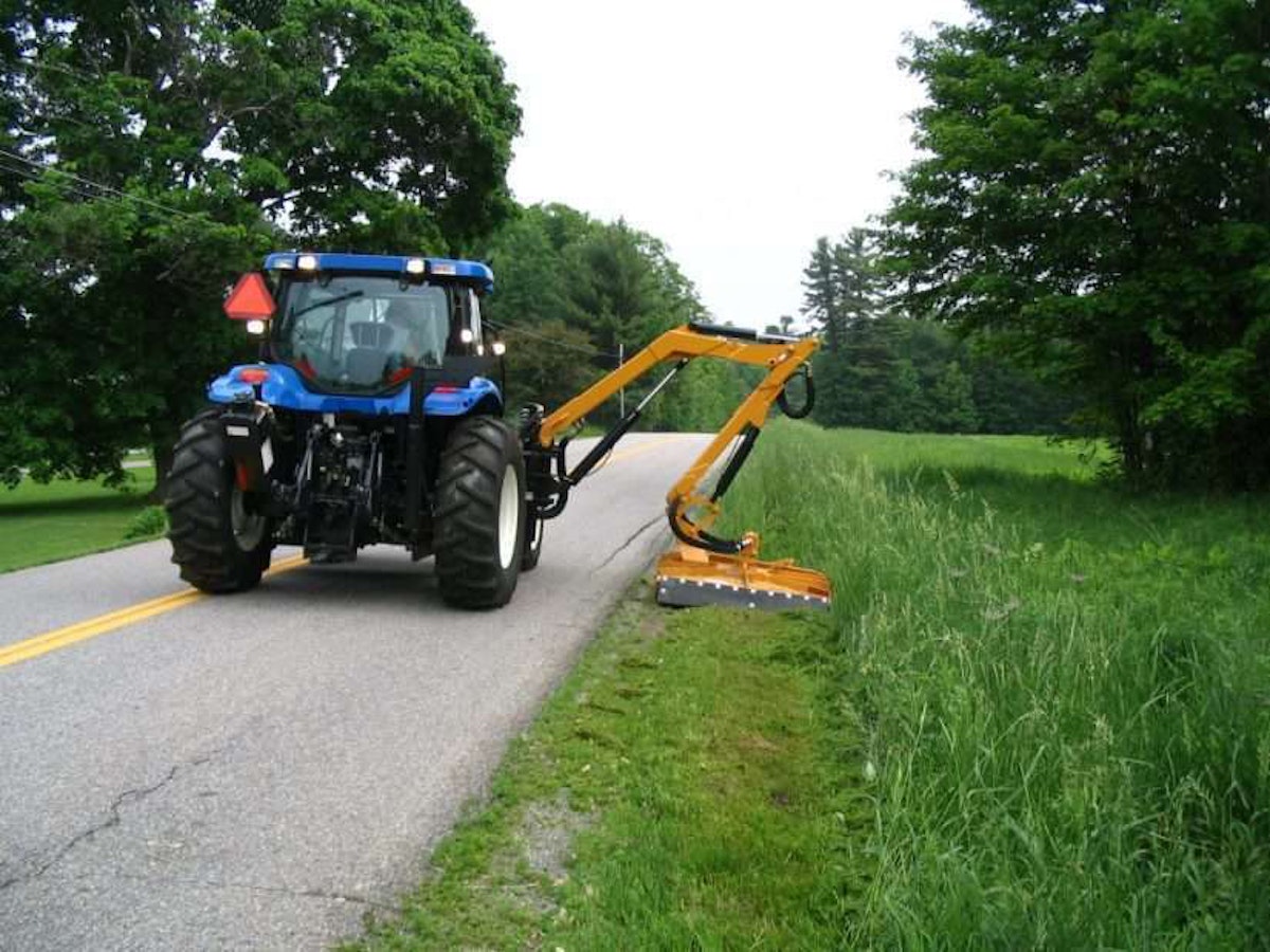Roadside grass store cutting machine
