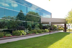 corporate-headquarters-landscaping
