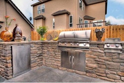 outdoor-kitchen-grill