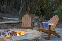 outdoor-stone-fire-pit