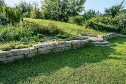backyard-retaining-wall