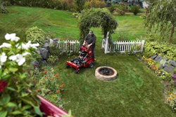 Toro-stand-on-aerator