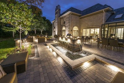 Oak Brook Outdoor Transformation Photo: ICPI/Flickr